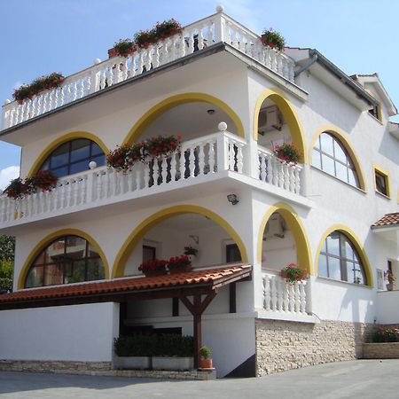 Villa Flora Malinska Luaran gambar